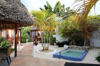 canary kendwa beach resort