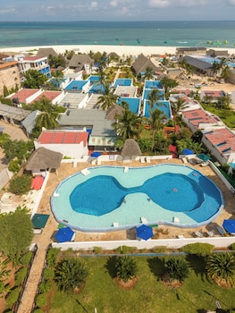 canary kendwa beach resort
