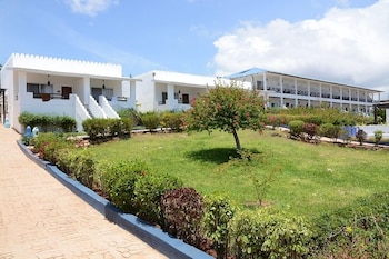canary kendwa beach resort