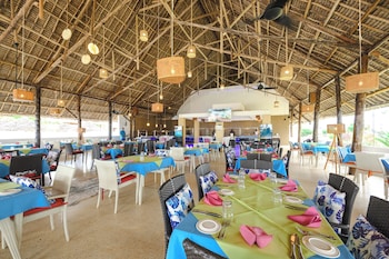 canary kendwa beach resort