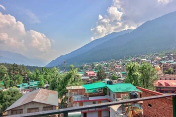 onlystay surya mall road manali