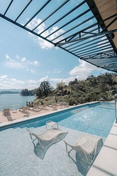 roka hotel