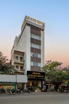grand luxury hotel