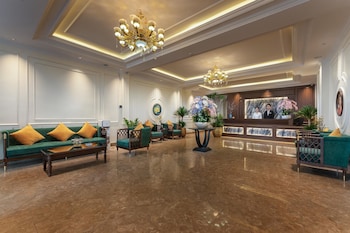 Grand Luxury Hotel,,3 star