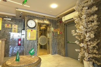 mg crown hotel 2