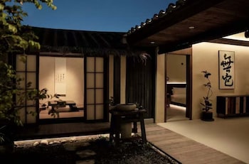 Wuta Designer Hotel,,3 star