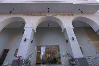 mg crown hotel 3