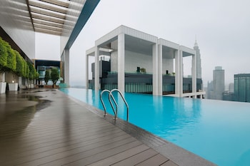 the platinum klcc by stayflow
