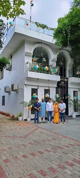 Hotel Advantage Inn,,4 star