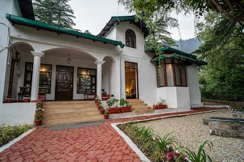 deodar bungalow and cottage by trikone