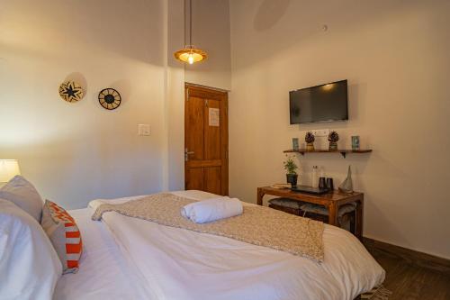 deodar bungalow and cottage by trikone