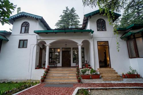 deodar bungalow and cottage by trikone