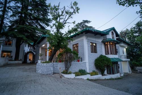 deodar bungalow and cottage by trikone