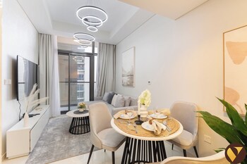 vogue aykon city business bay near metro station