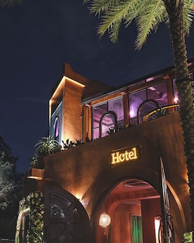 riad luxury hotel hanoi