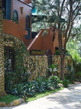 riad luxury hotel hanoi