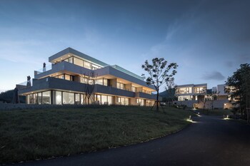 lostvilla green gable anji