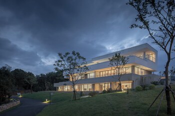 lostvilla green gable anji