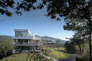 lostvilla green gable anji