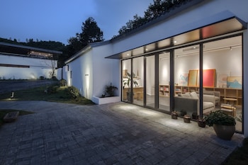 lostvilla green gable anji