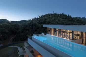 lostvilla green gable anji