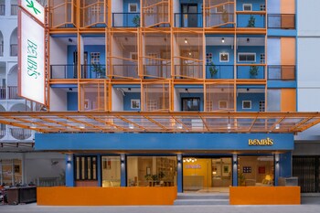 bembis hotel charoenakorn 10