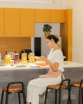 bembis hotel charoenakorn 10