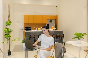 bembis hotel charoenakorn 10