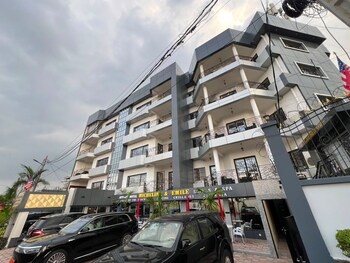 apparthotel micheline et emile suites and spa bastos