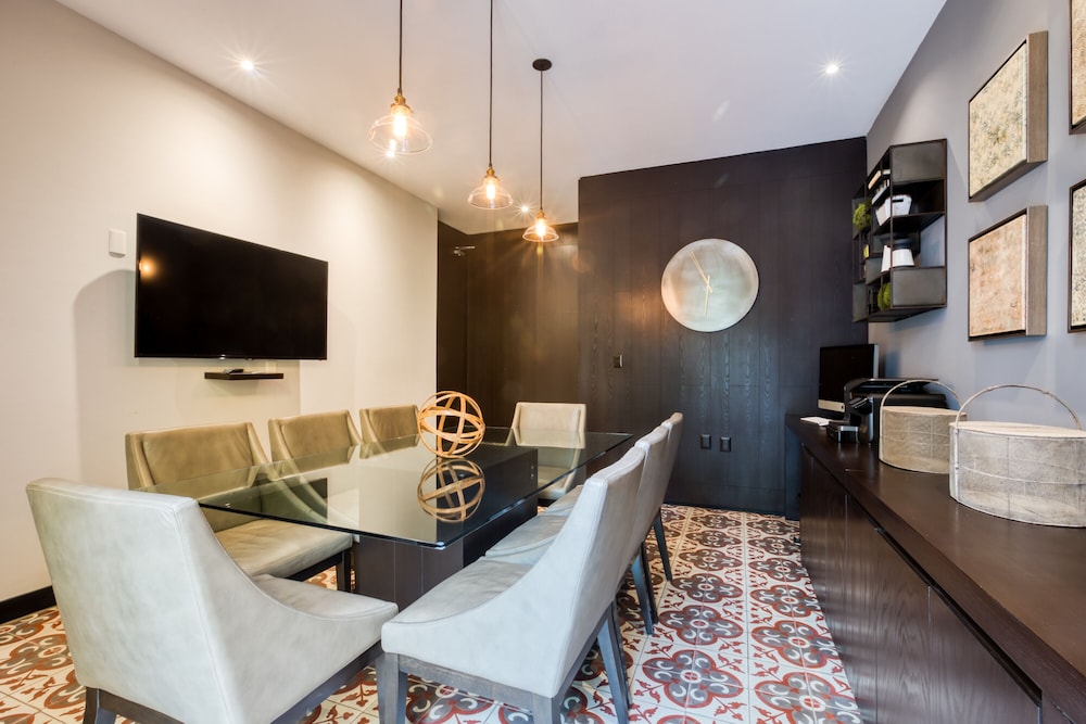 ar 218 hotel by uliv
