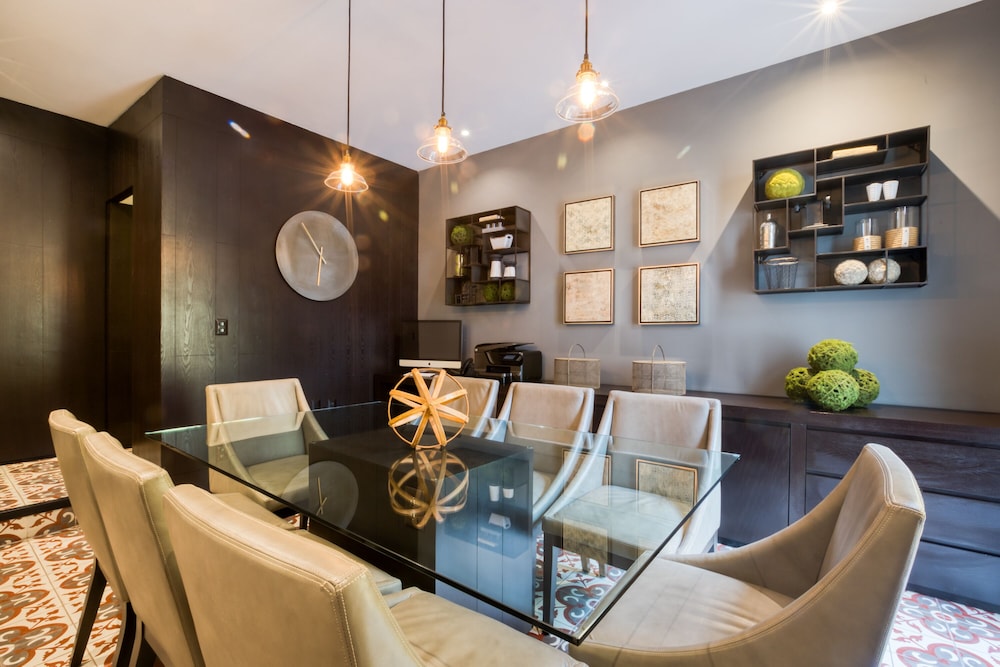 ar 218 hotel by uliv