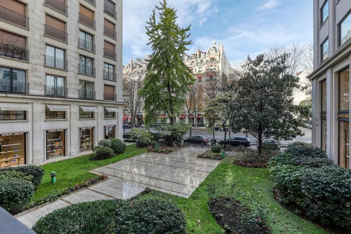 montaigne executive suite