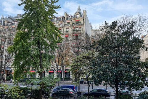 montaigne executive suite