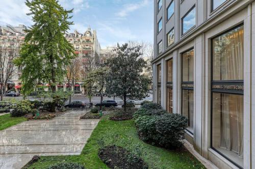 montaigne executive suite