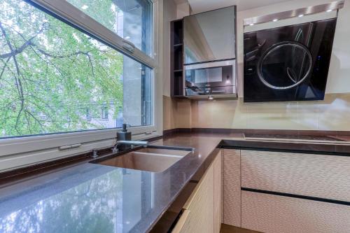 montaigne executive suite