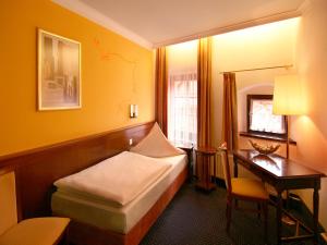 Altstadthotel Arch,Regensburg>>Munich,4 star