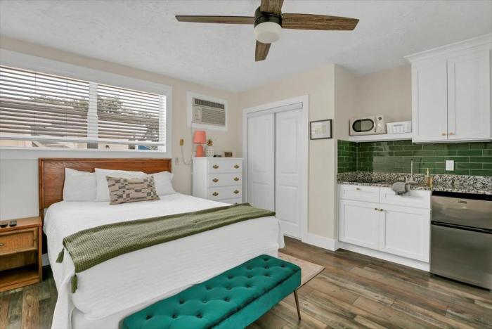 safety harbor motel