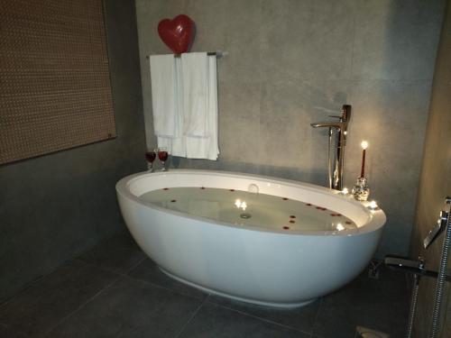 river shades hotel