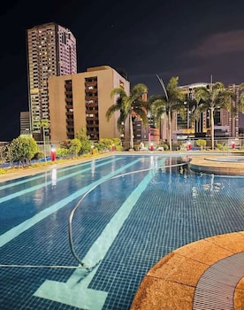 carnivale inn staycations