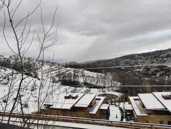 redrock 1 br chalet faqra faraya