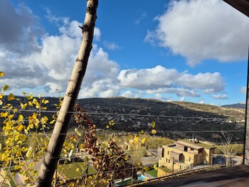 redrock 1 br chalet faqra faraya