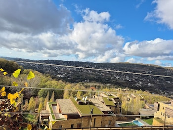 redrock 1 br chalet faqra faraya