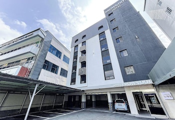 brown dot hotel