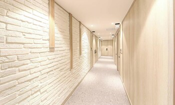 brown dot hotel