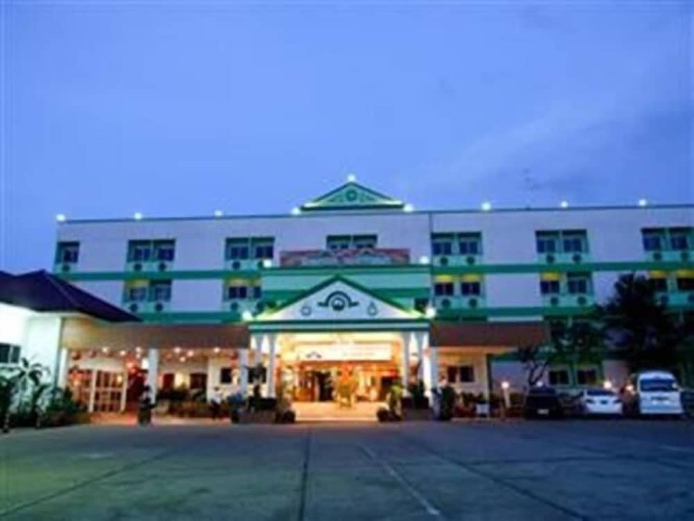 sakol grand palace hotel