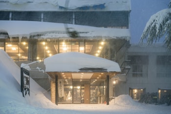 takamiya hotel jurin