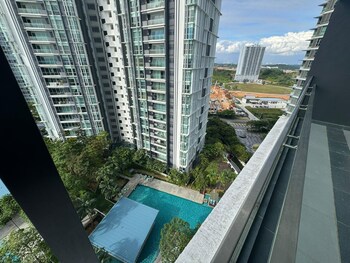Medini Signature By Sr Home,,3 star
