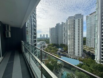 Medini Signature By Sr Home,,3 star