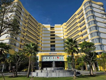 mona luxe apartment