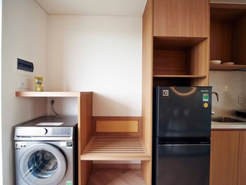 mona luxe apartment